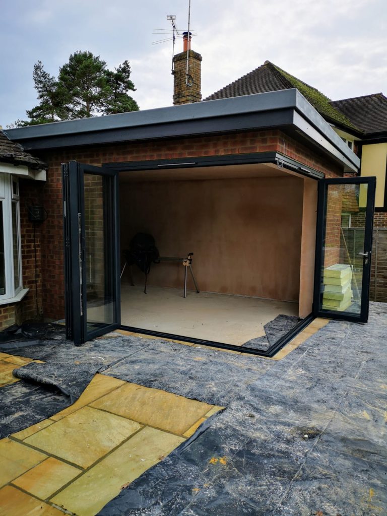 Corner Bifold Door Installation, Ifold Corner Doors Britannic Bifolds