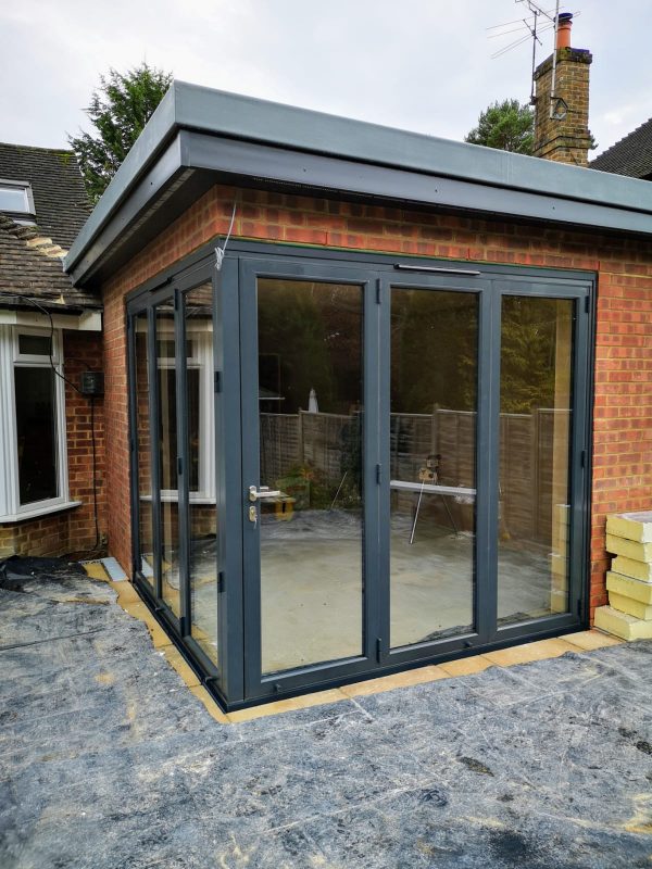 Corner Bifold Door Installation, Ifold Corner Doors Britannic Bifolds